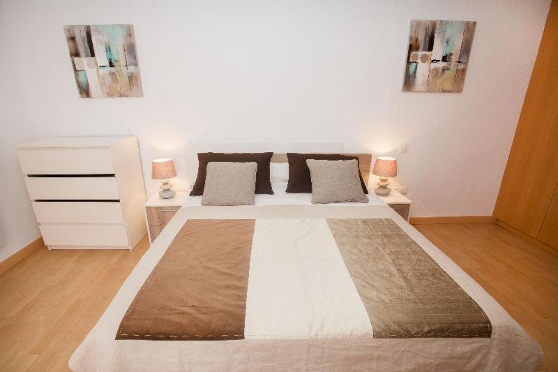 Apartamentos Soho Boutique Plaza Mayor Caces Стая снимка