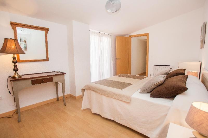 Apartamentos Soho Boutique Plaza Mayor Caces Стая снимка